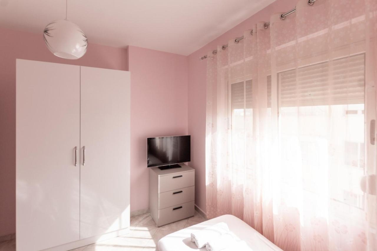 Spacious 2 Bedroom Apartment In Durres Beach Exterior foto