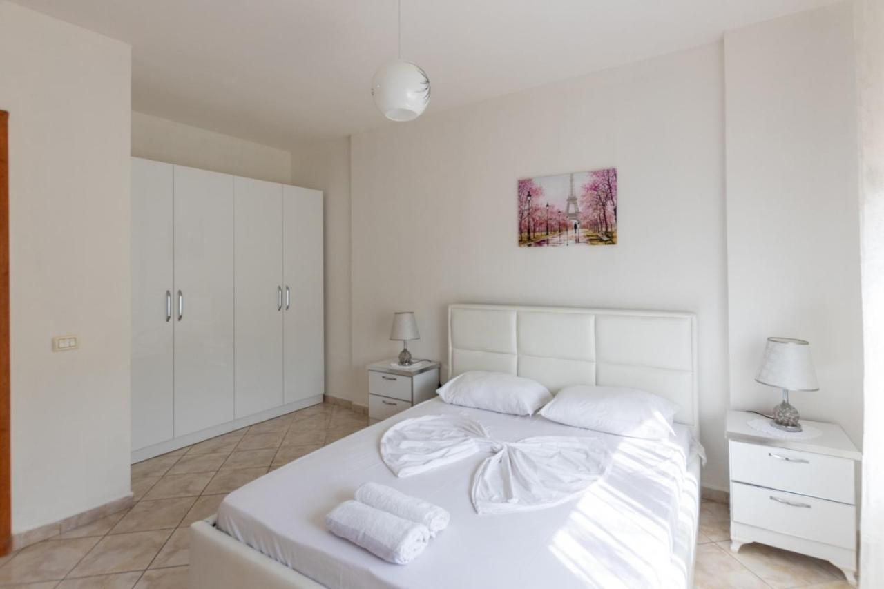 Spacious 2 Bedroom Apartment In Durres Beach Exterior foto
